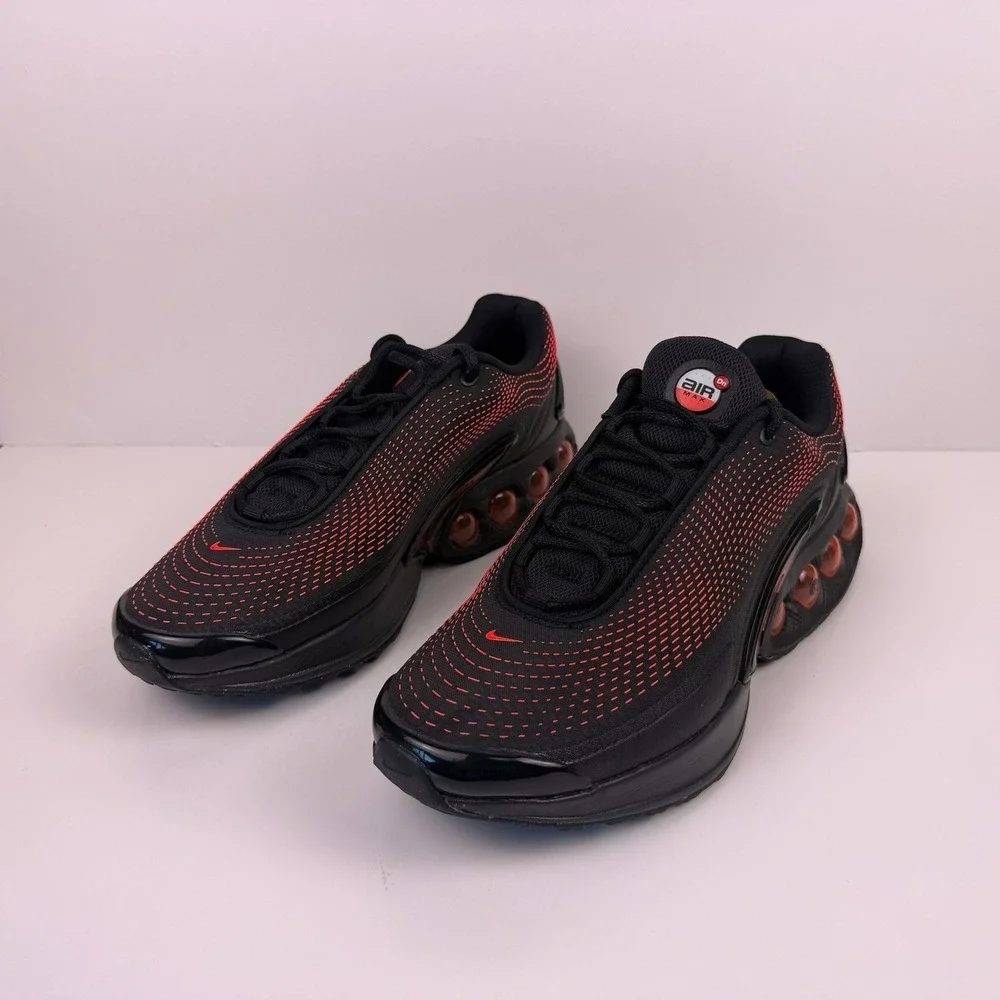 Nike Air Max DN GS Sneakers Size 6.5 Youth Black/Black/Red FB8987-006